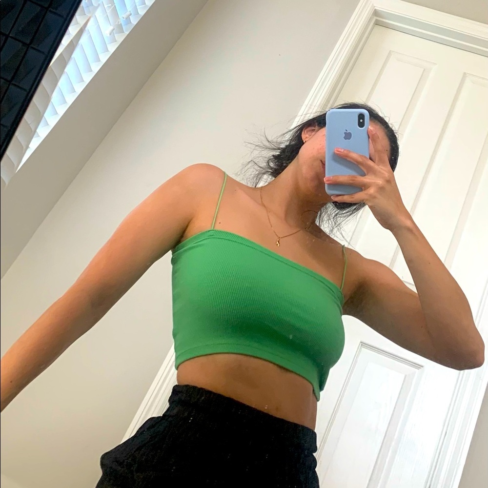 Crop top.